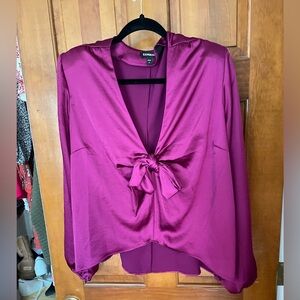 NWOT EXPRESS TWIST TOP